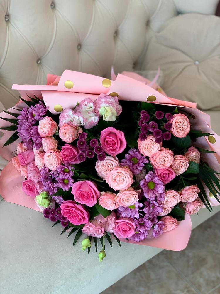 Букет цветов из: Хризантемы, Розы и Лизиантусы в Ливнах