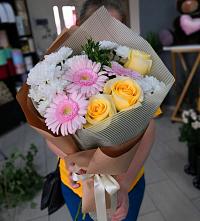 Букет цветов из:  Герберы, Розы и Хризантемы в Ливнах