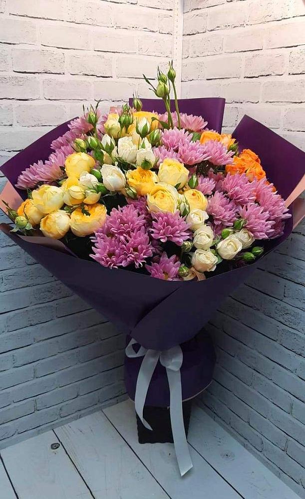 Букет цветов из: Хризантемы и Розы в Ливнах
