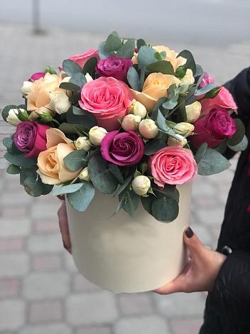 Цветочная композиция из Розы в шляпной коробке в Ливнах