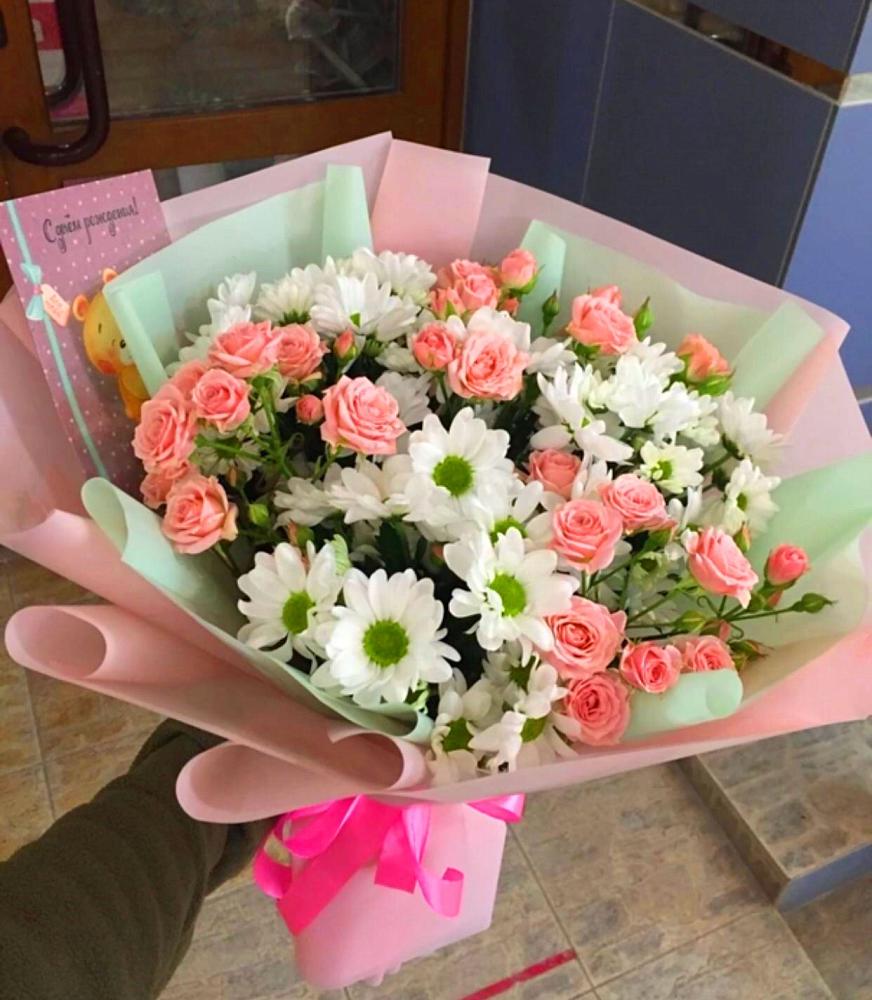 Букет цветов из: Розы и Хризантемы в Ливнах