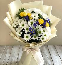Букет цветов из:  Ирисы, Хризантемы и Розы #REPLACE_PRED# Ливнах