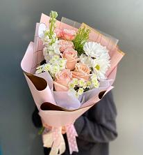 Букет цветов из:  Хризантемы и Розы в Ливнах