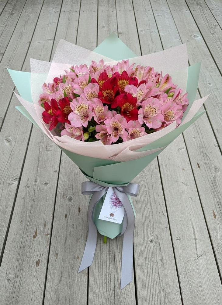 Букет цветов из: Альстромерии в Ливнах