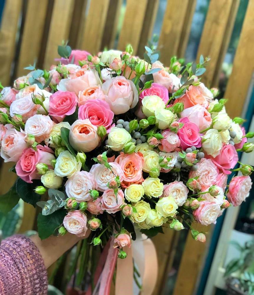 Букет цветов из: Розы в Ливнах