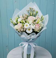 Букет цветов из:  Розы и Лизиантусы в Ливнах