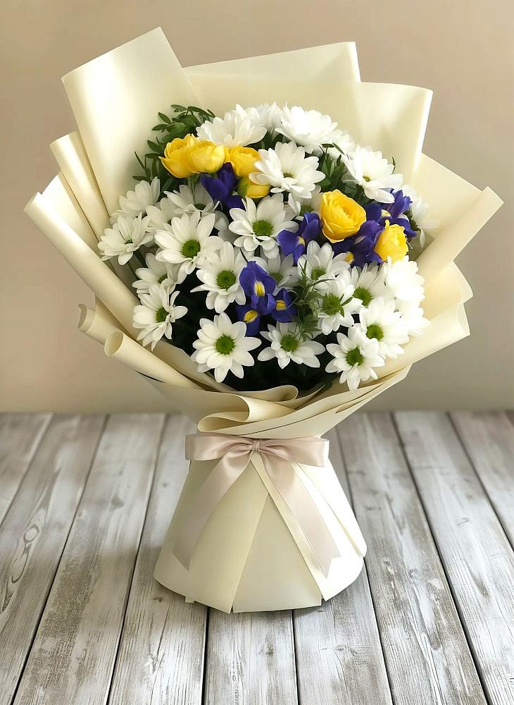 Букет цветов из: Ирисы, Хризантемы и Розы в Ливнах